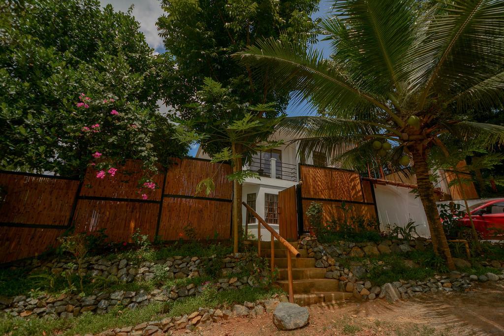 Hilltop Pool And Villa Puerto Princesa Екстер'єр фото