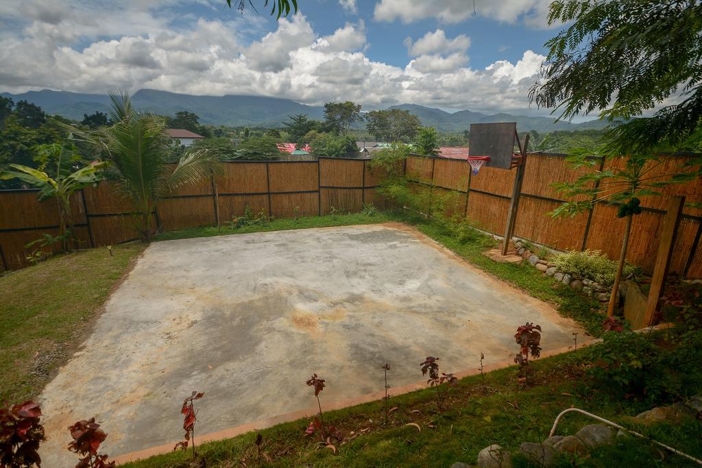 Hilltop Pool And Villa Puerto Princesa Екстер'єр фото