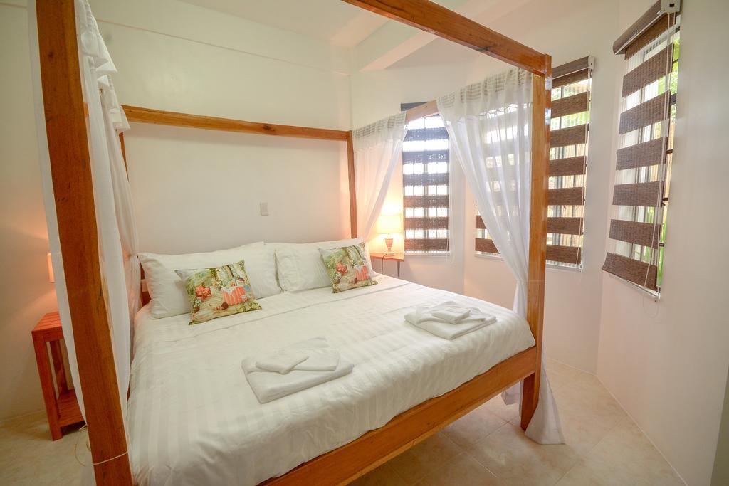Hilltop Pool And Villa Puerto Princesa Екстер'єр фото
