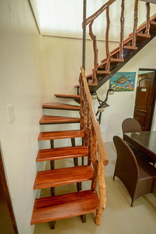 Hilltop Pool And Villa Puerto Princesa Екстер'єр фото