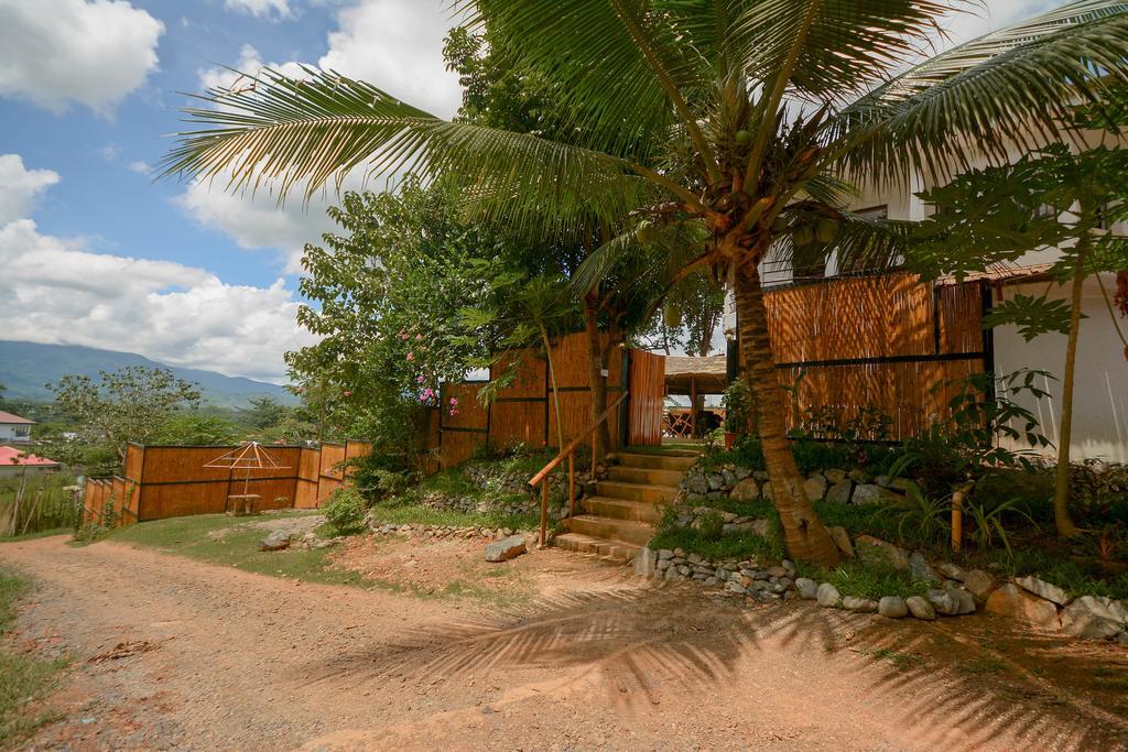 Hilltop Pool And Villa Puerto Princesa Екстер'єр фото