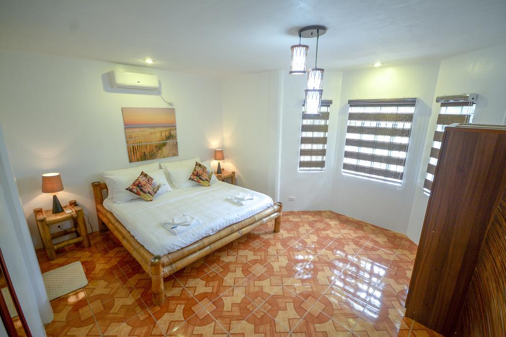 Hilltop Pool And Villa Puerto Princesa Екстер'єр фото