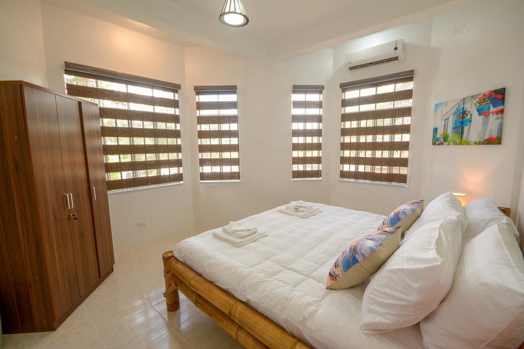Hilltop Pool And Villa Puerto Princesa Екстер'єр фото