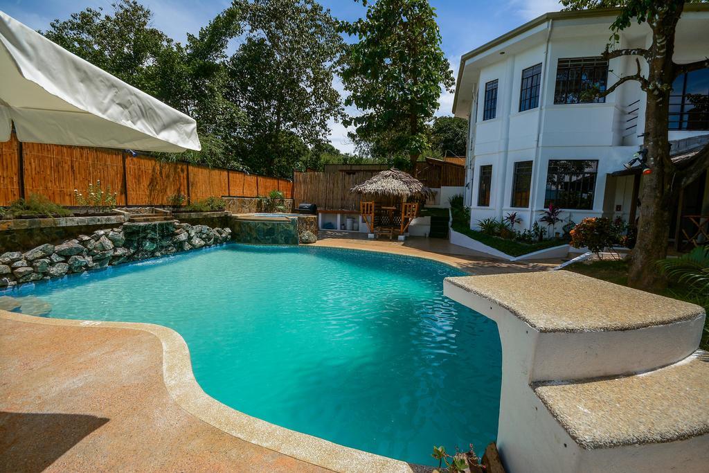 Hilltop Pool And Villa Puerto Princesa Екстер'єр фото