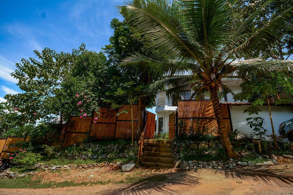 Hilltop Pool And Villa Puerto Princesa Екстер'єр фото