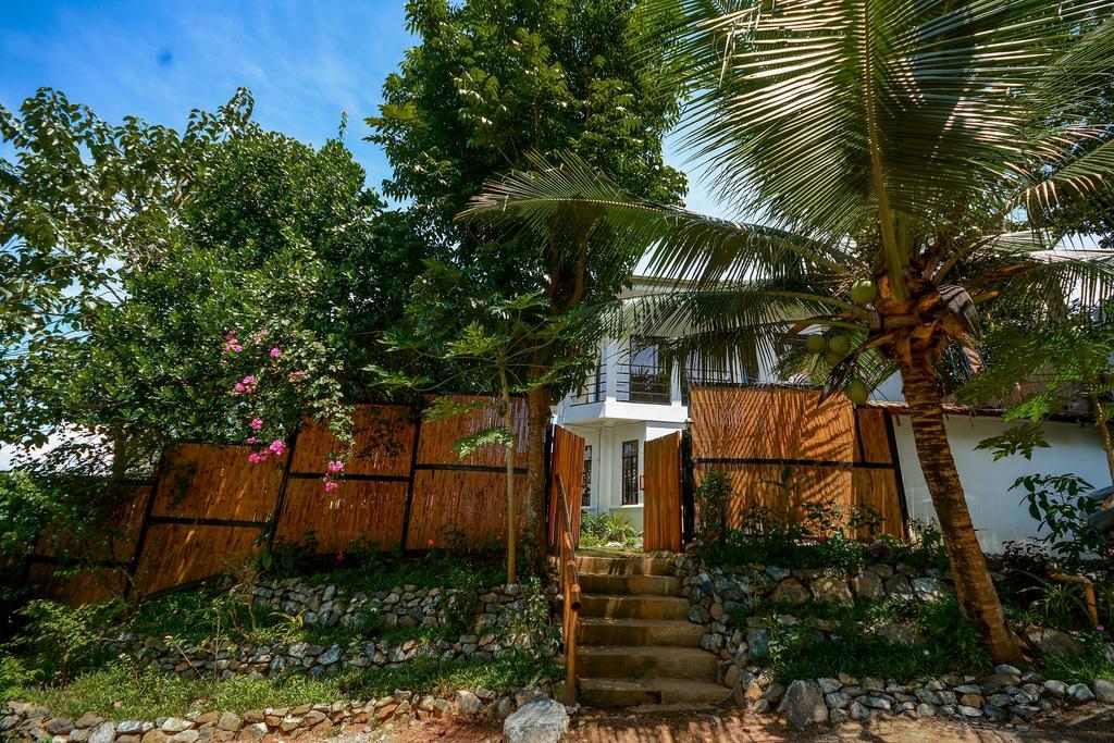 Hilltop Pool And Villa Puerto Princesa Екстер'єр фото
