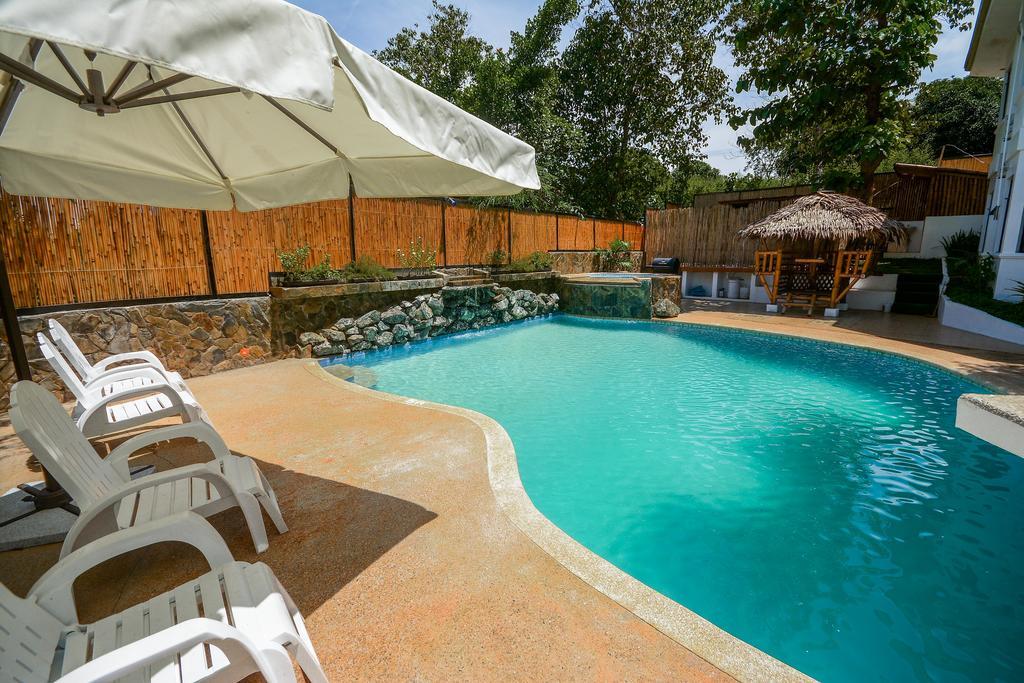 Hilltop Pool And Villa Puerto Princesa Екстер'єр фото