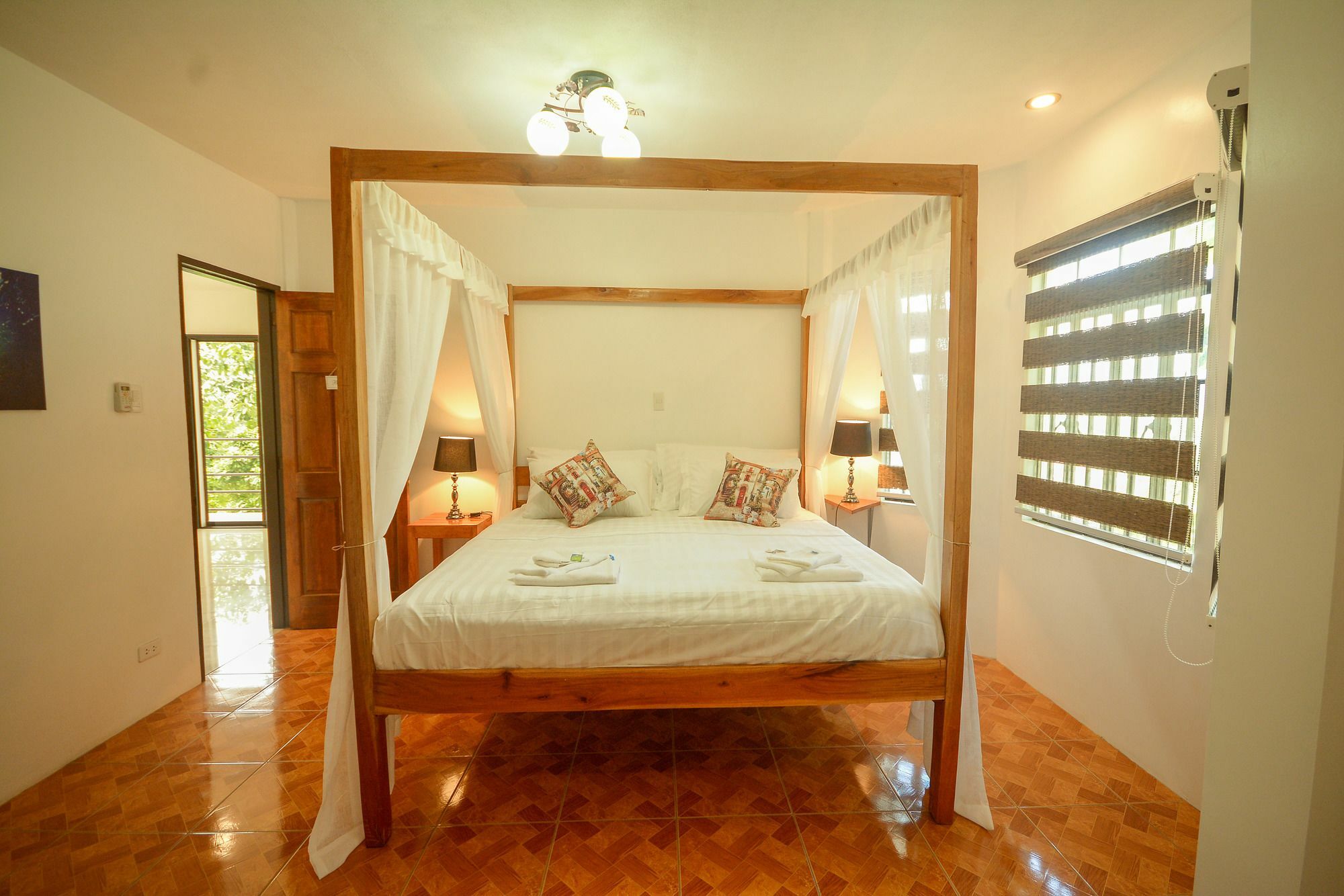Hilltop Pool And Villa Puerto Princesa Екстер'єр фото